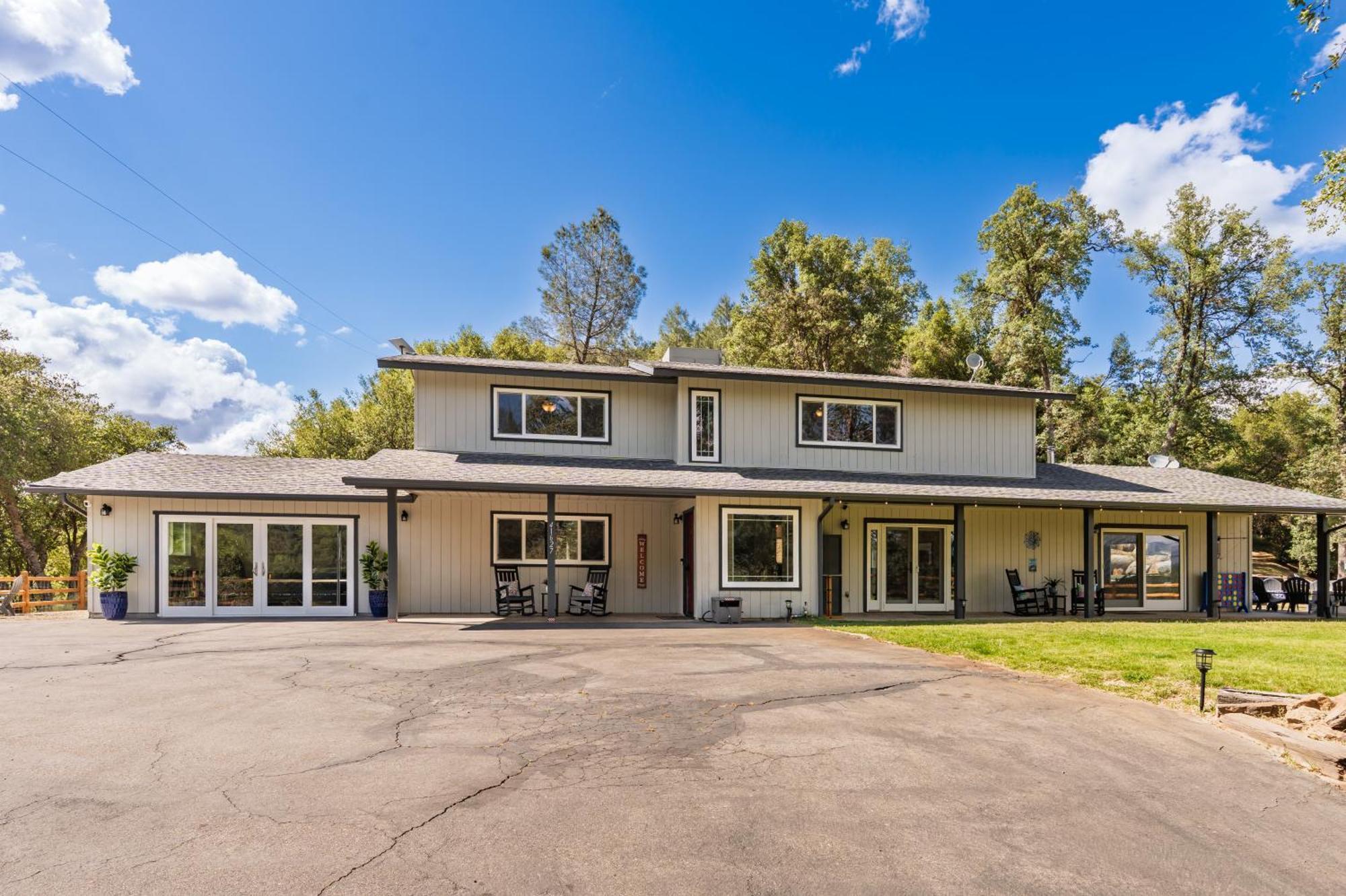 Rivertop Hideaway With Huge Views-hot Tub-ev-more! Ferienhaus