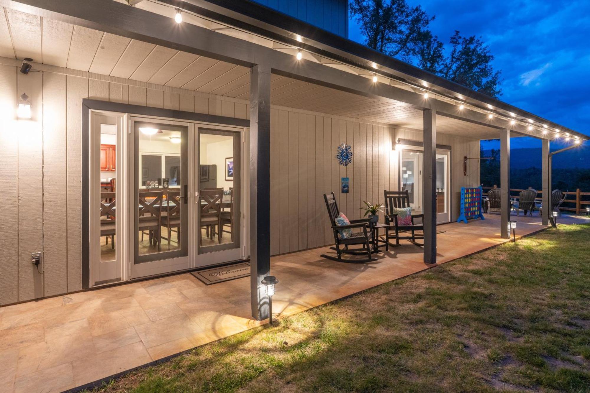 Ferienhaus Rivertop Hideaway With Huge Views-hot Tub-ev-more! Ahwahnee